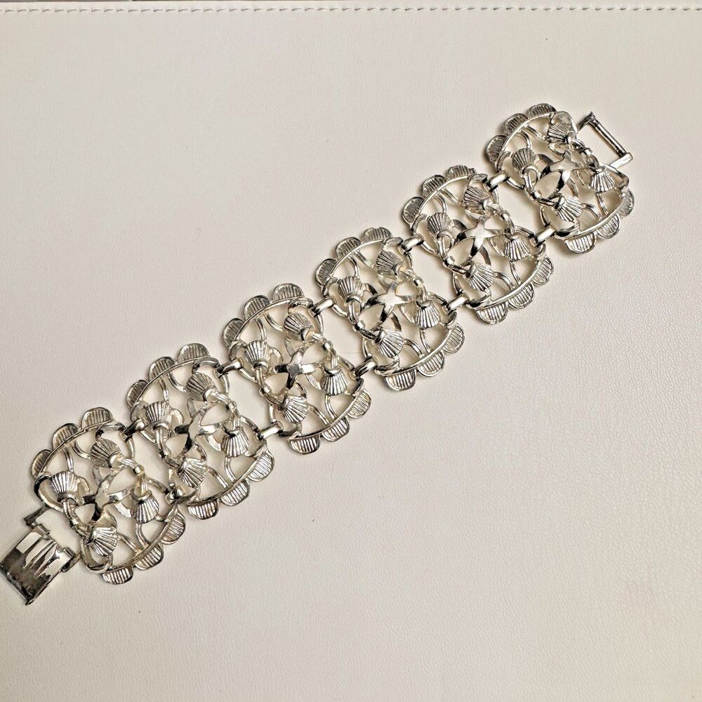 Vintage Silvertone 6-Panel Bracelet – Foldover Clasp – Fits 6.5–7" Wrist